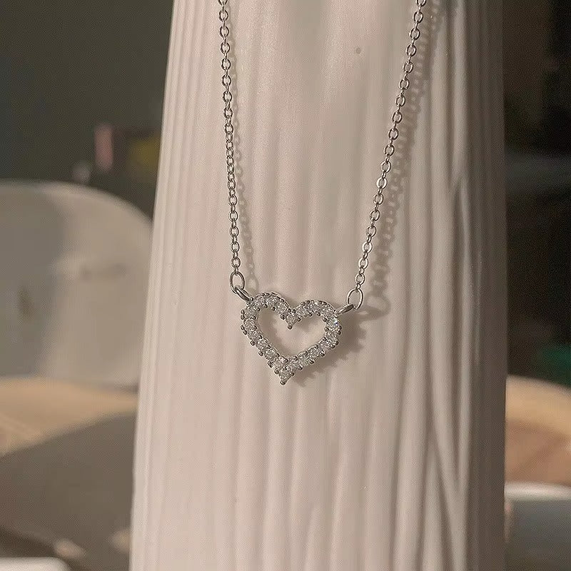 FS-NCKS4C70 - Alloy Hollow Heart Stone Pendant