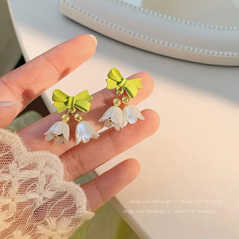 FS-ERS9NB26 - Cute Bow & Lily Drop Studs