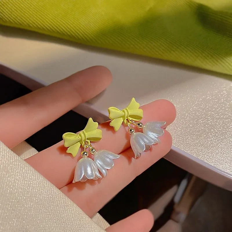 FS-ERS9NB26 - Cute Bow & Lily Drop Studs