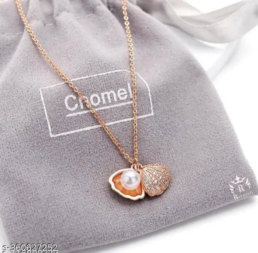 Beautiful Rose Gold Plated Diamond Pearl Shell Pendant Necklace For Women