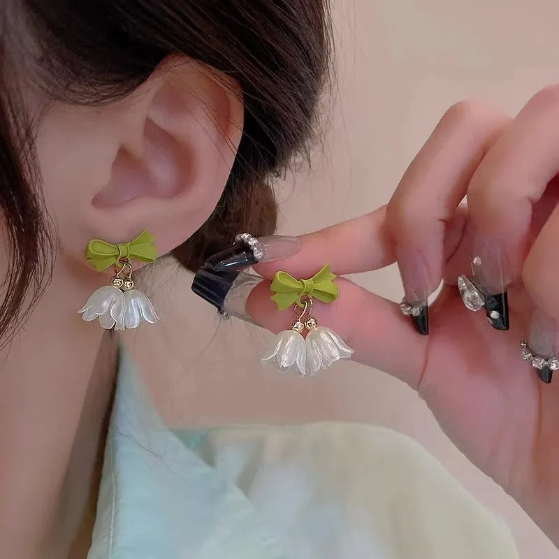 FS-ERS9NB26 - Cute Bow & Lily Drop Studs