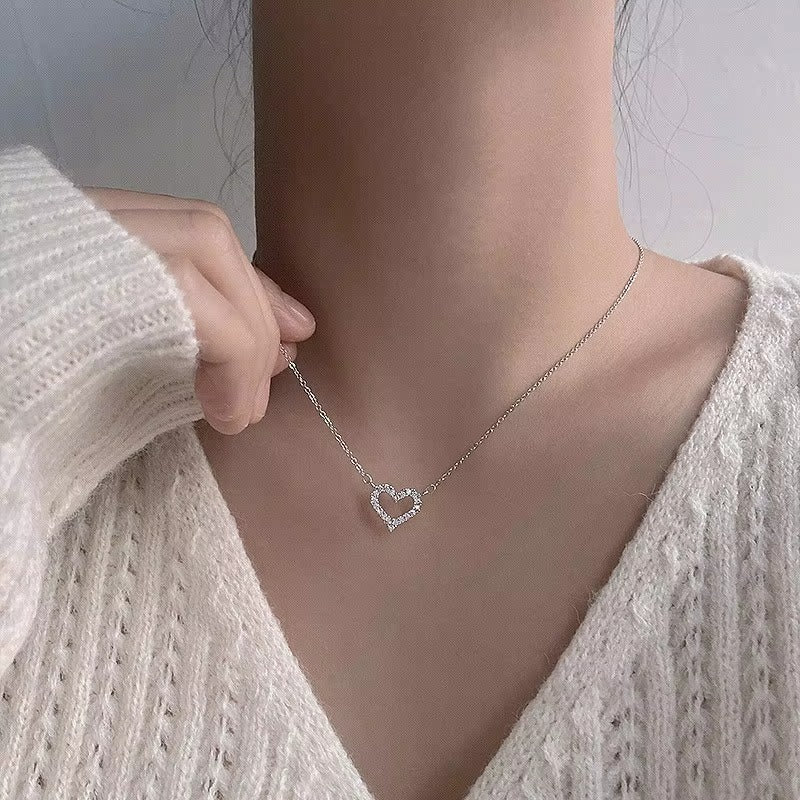 FS-NCKS4C70 - Alloy Hollow Heart Stone Pendant