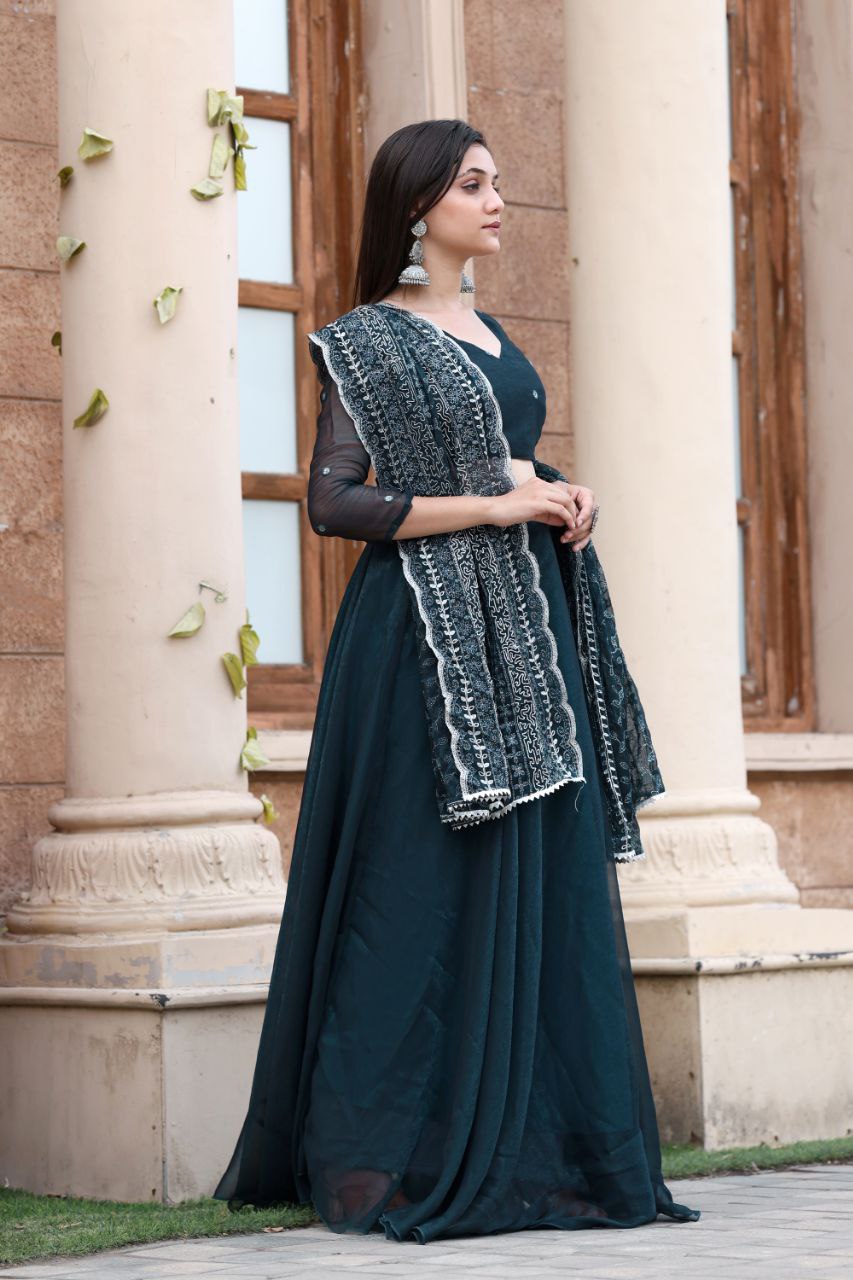 NF135 Lehnga Jimichu Silk