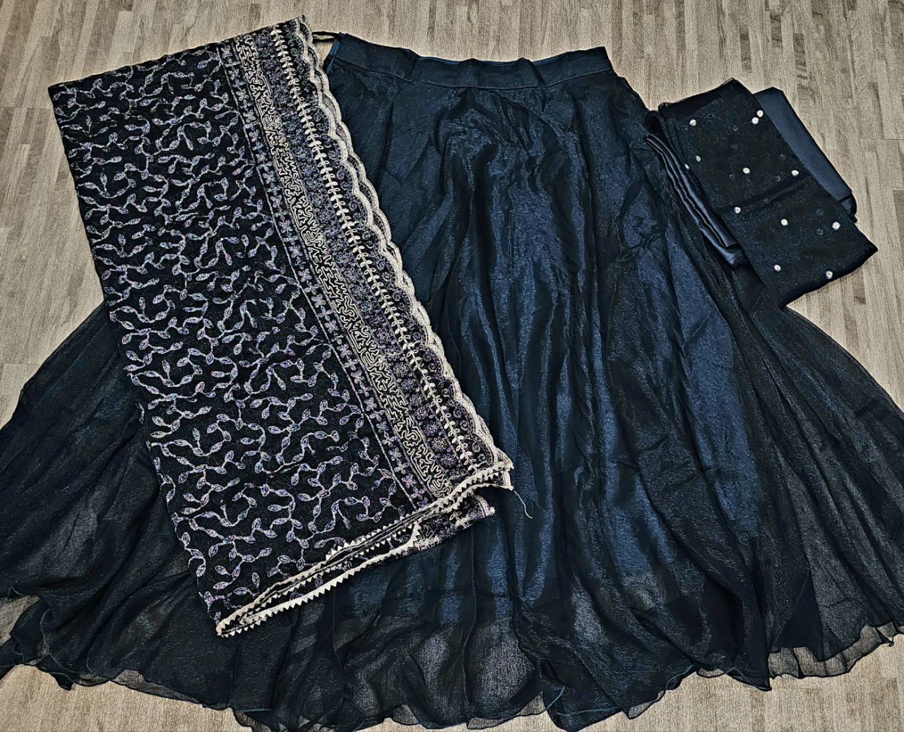 NF135 Lehnga Jimichu Silk