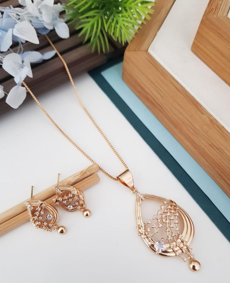 High quality anti tarnish cz pendant set