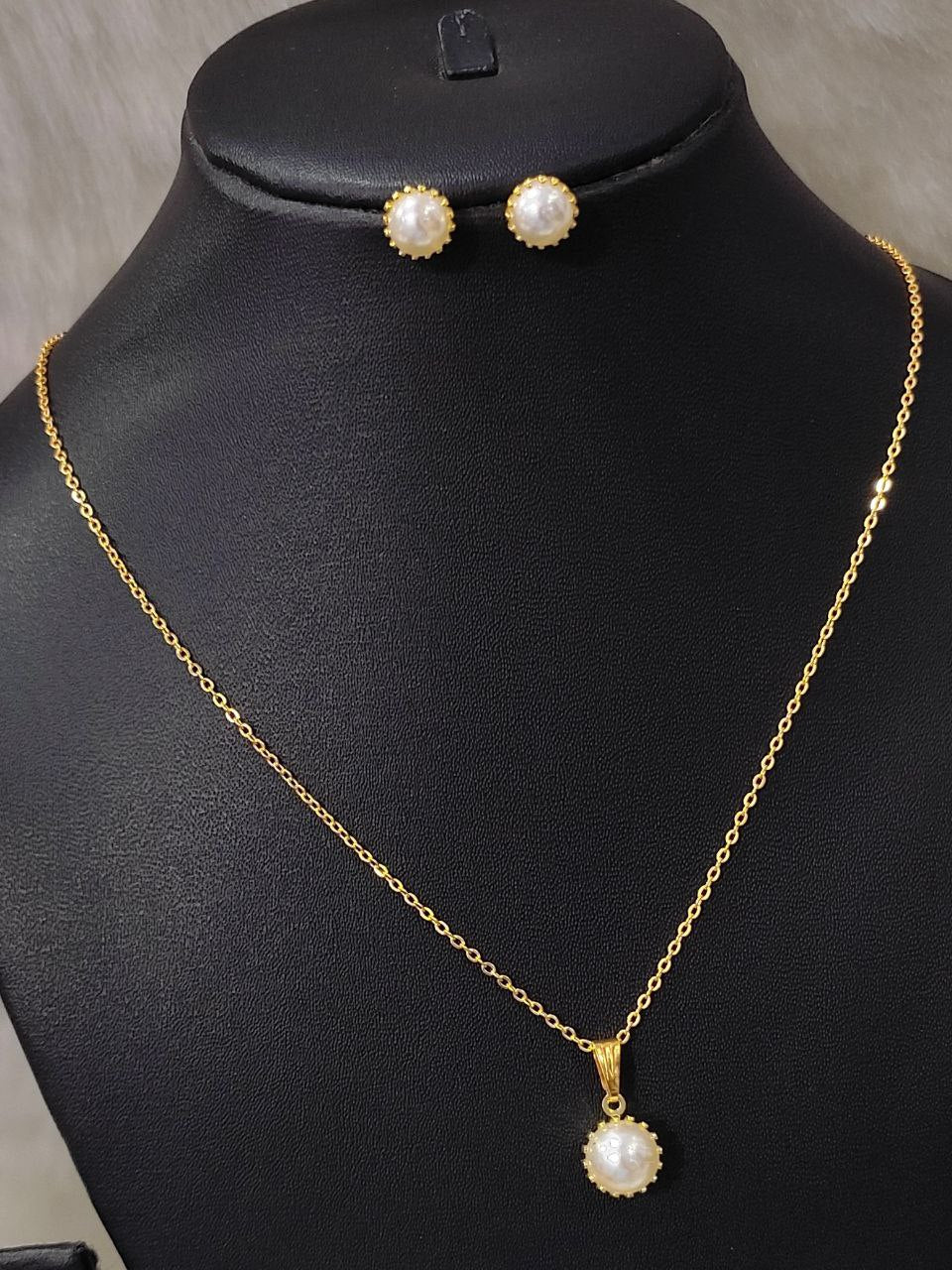 Premium pearl pendant set