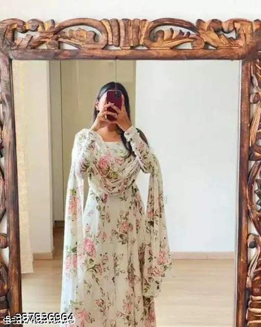 Pretty Fashionable Women's Kurti With Dupatta