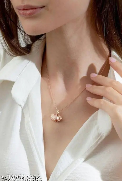 Beautiful Rose Gold Plated Diamond Pearl Shell Pendant Necklace For Women