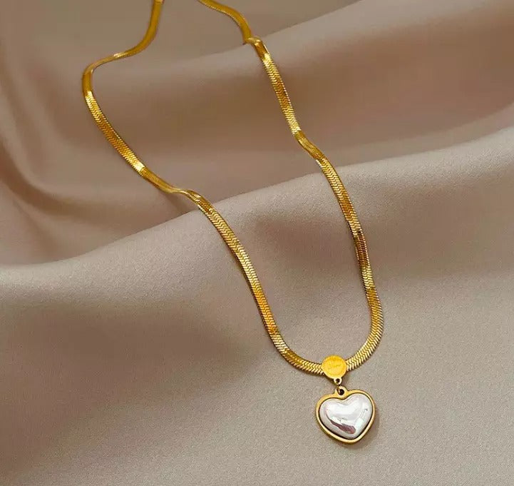 FS-NCKS4C5 - Pearl Heart Snake Chain Necklace