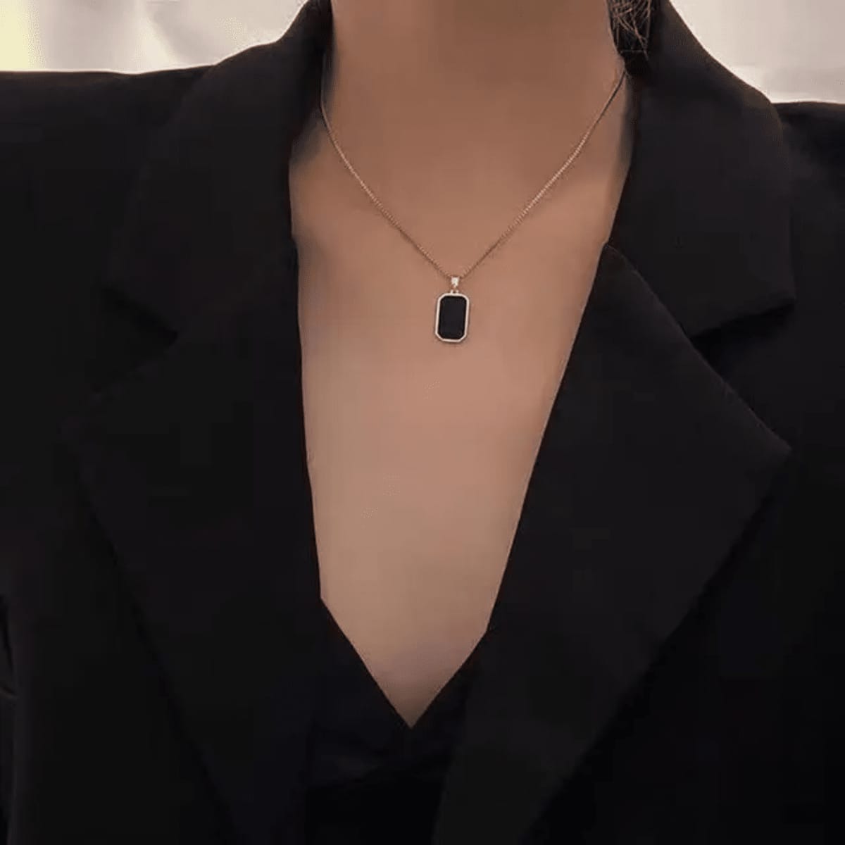 Model 33 Korean pearl Choker