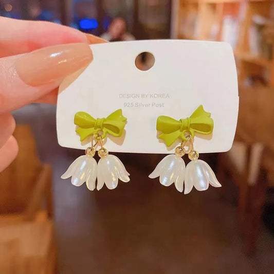 FS-ERS9NB26 - Cute Bow & Lily Drop Studs