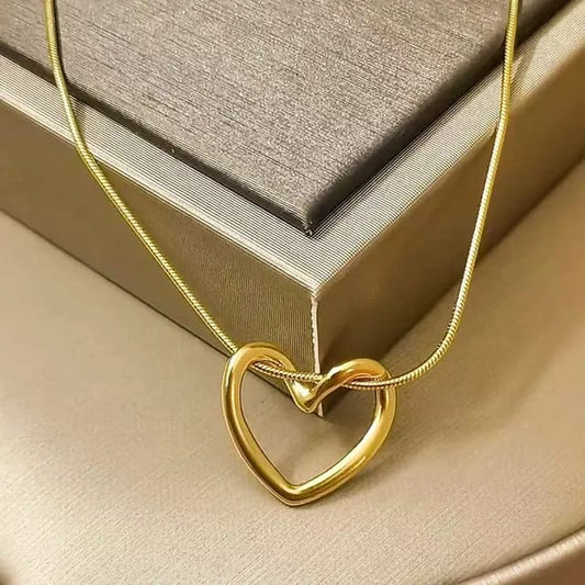 Model 341 Golden Heart Pendant Necklace