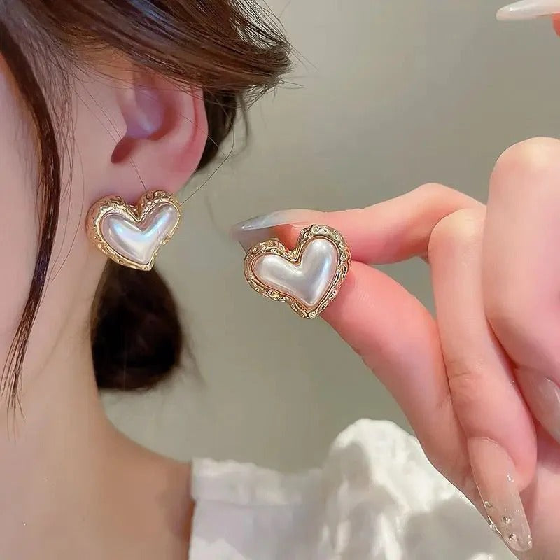 FS-ERS9NB49 - Pearl Heart Stud Earrings