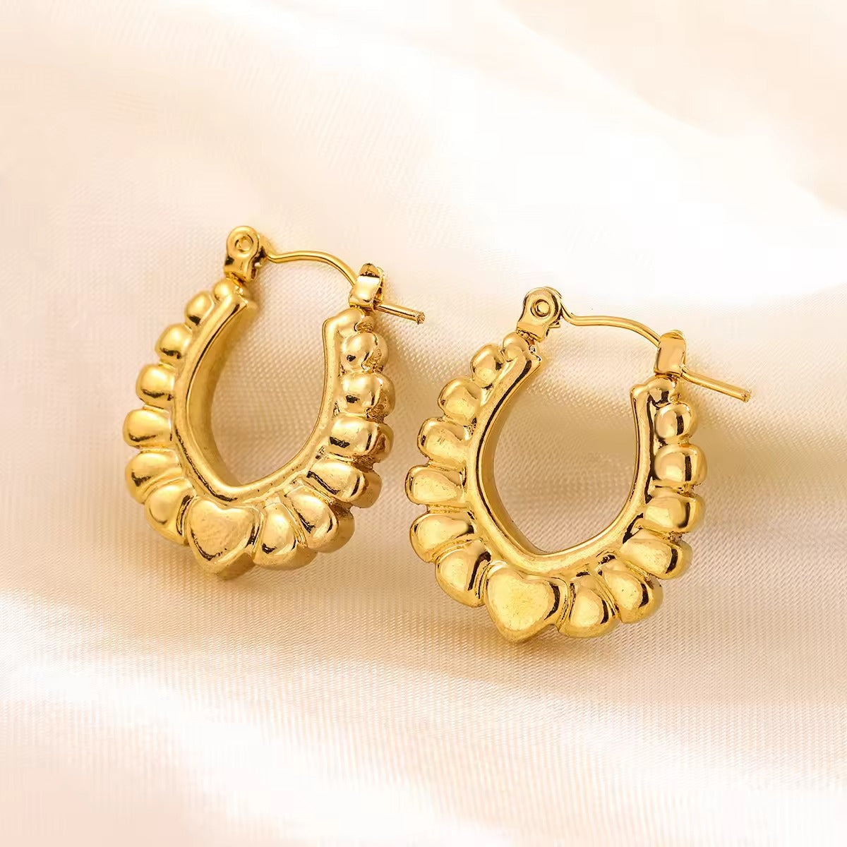 FS-ERS4SSA5 - U Heart Hoop Earrings