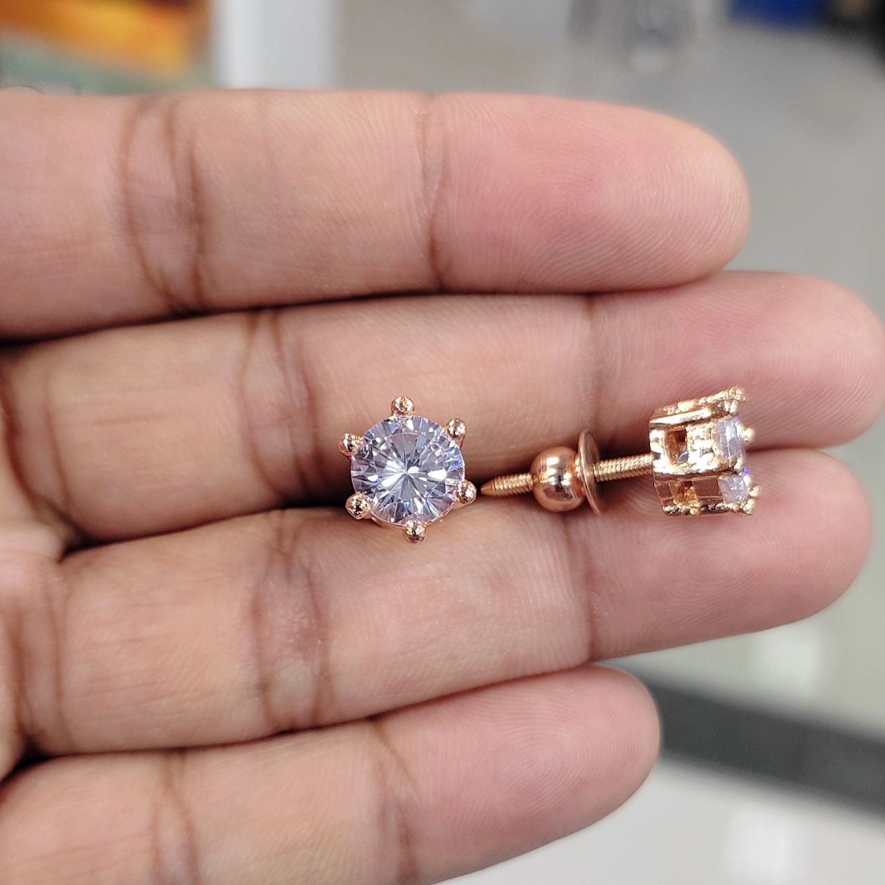 Premium solitaire Dimond studs