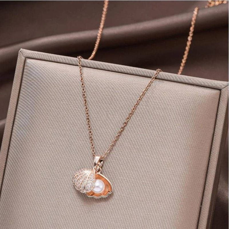 Premium pearl shell pendant