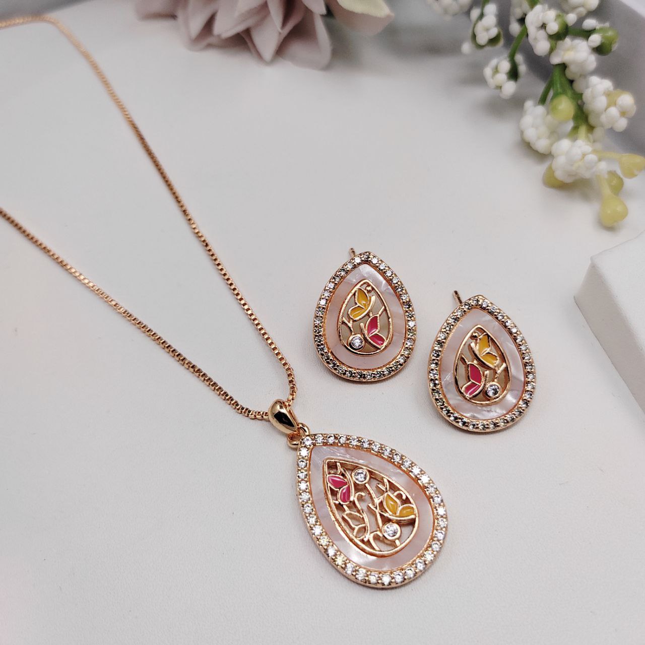 Premium quality anti tarnish cz pendant set with Mother Of Pearl