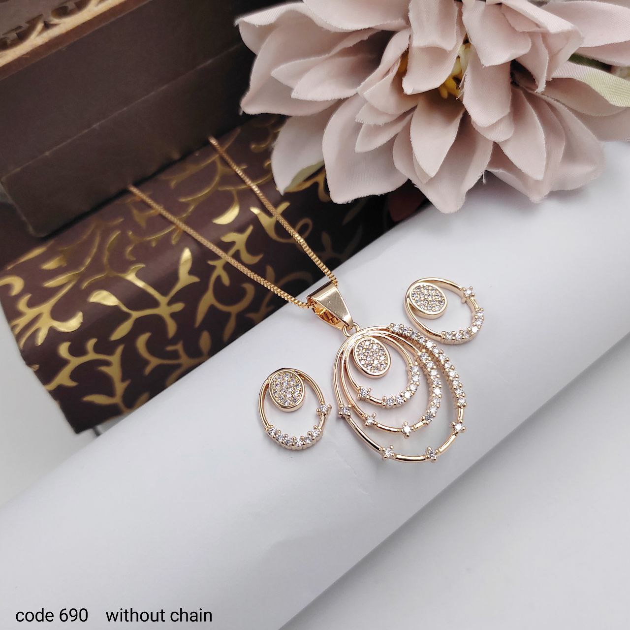 Premium quality cz Pendant set