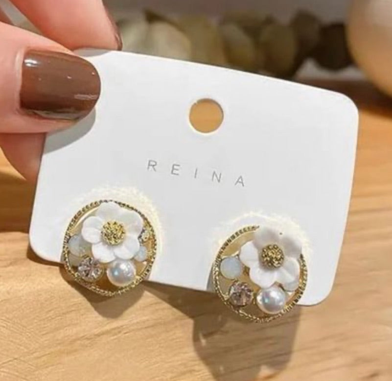 FS-ERS9N185 - Floral Decor Studs Earrings