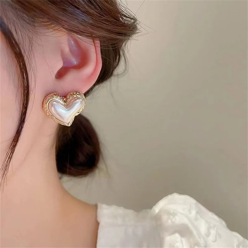 FS-ERS9NB49 - Pearl Heart Stud Earrings