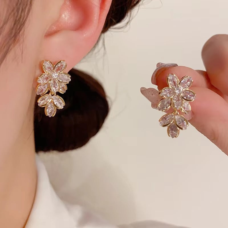 FS-ERS4KRE6 - Flower Style Zircon Stud Earrings