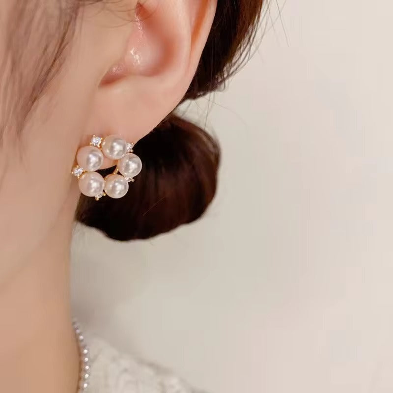 FS-ERS9NB62 - Minimal Pearl Round Stud Earrings