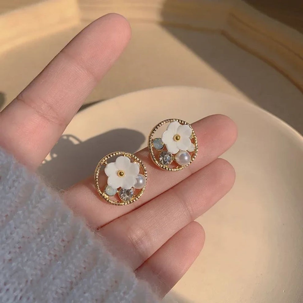 FS-ERS9N185 - Floral Decor Studs Earrings